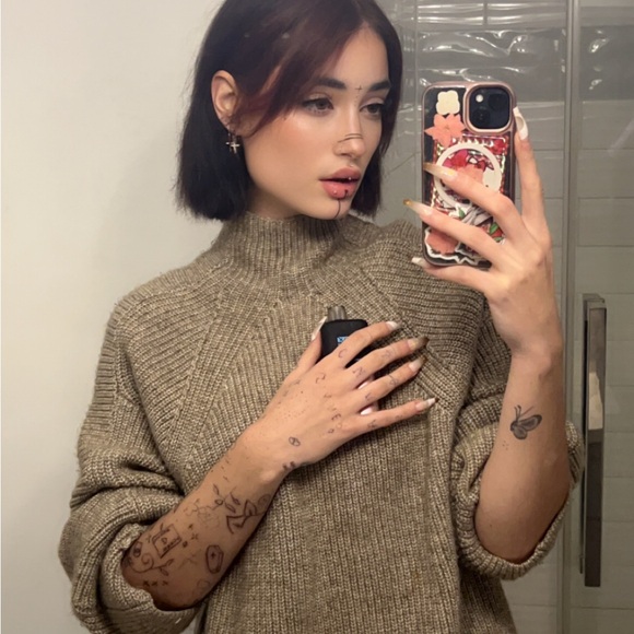 Meet me, Brooke! - Picture 4 of 6